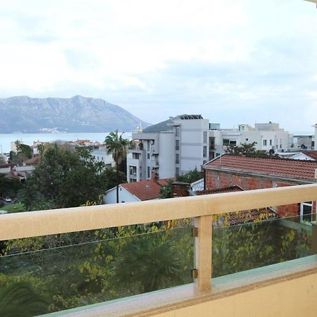 Luxury Apartment Big Blue Budva Bagian luar foto