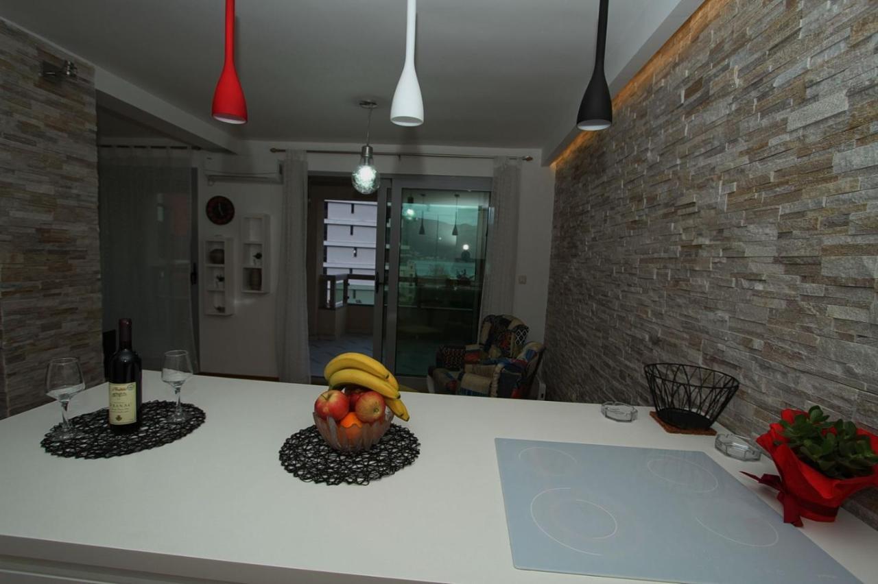 Luxury Apartment Big Blue Budva Bagian luar foto