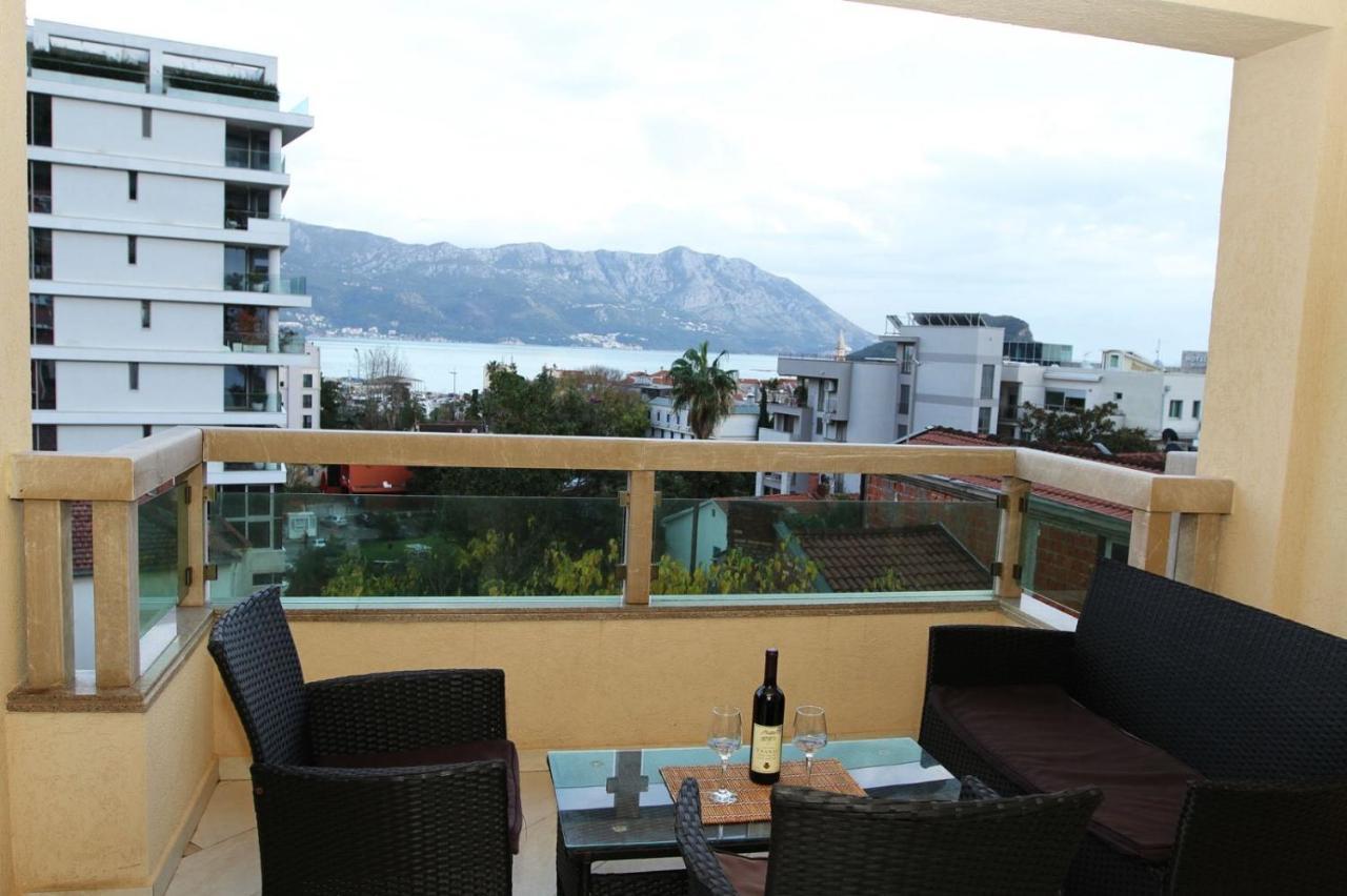 Luxury Apartment Big Blue Budva Bagian luar foto