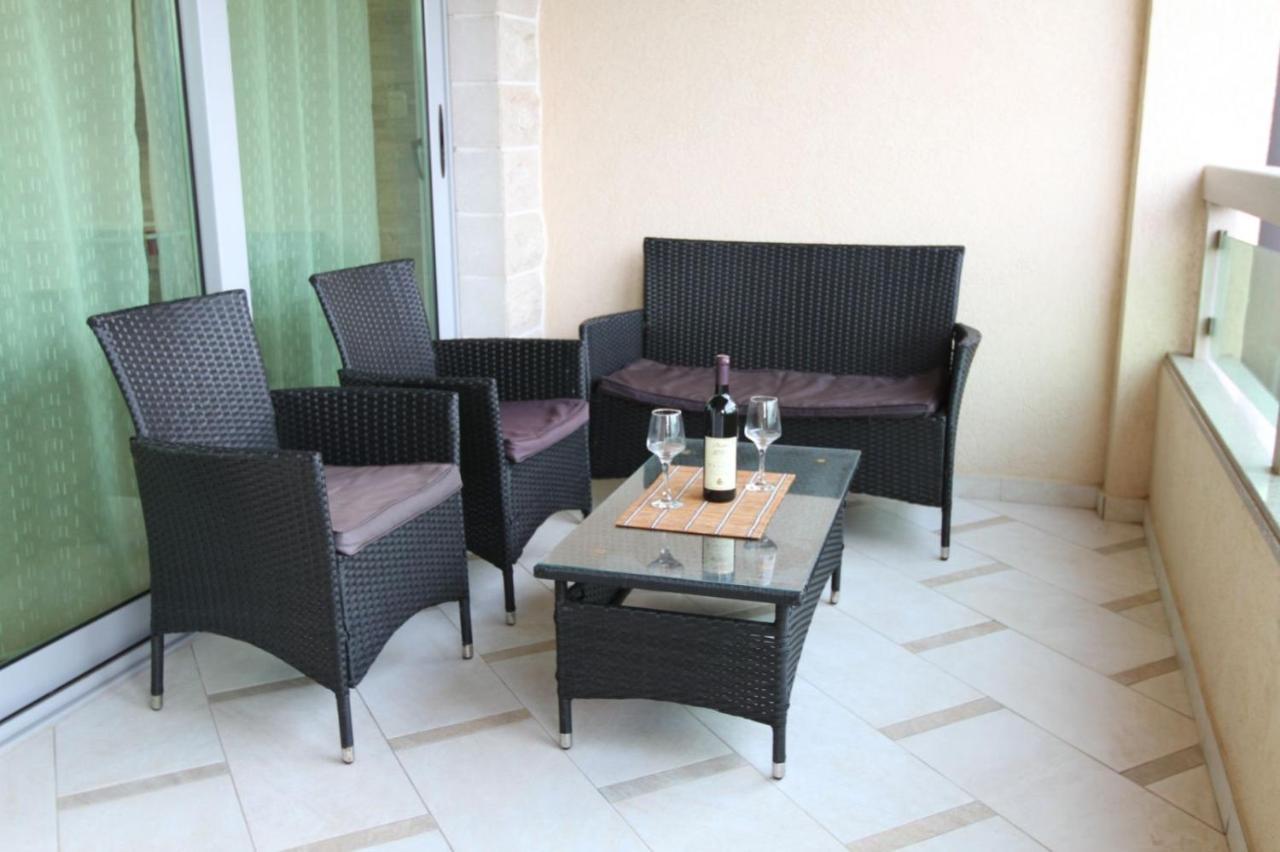 Luxury Apartment Big Blue Budva Bagian luar foto