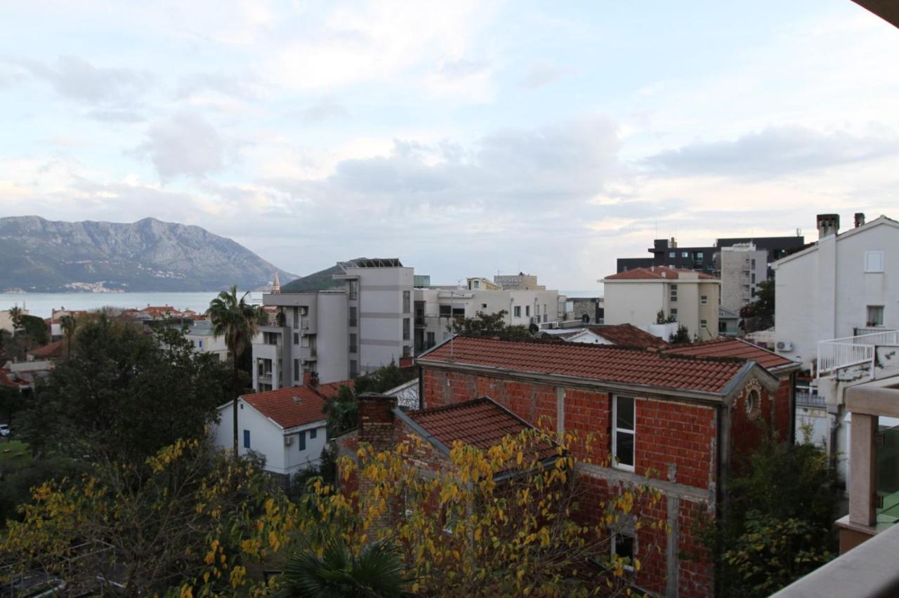 Luxury Apartment Big Blue Budva Bagian luar foto
